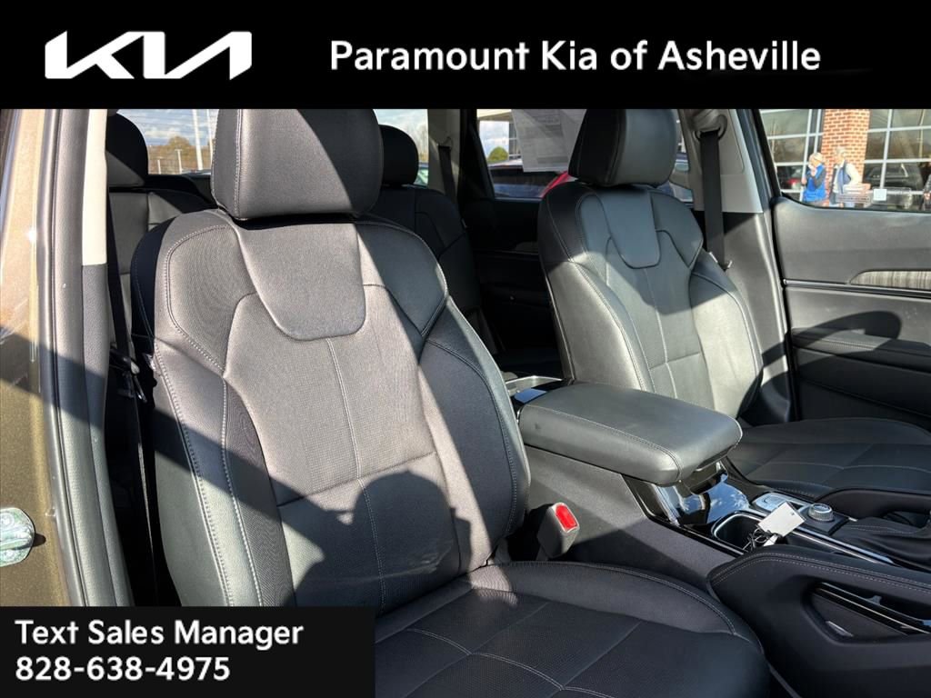 Used 2025 Kia Telluride SX image 22