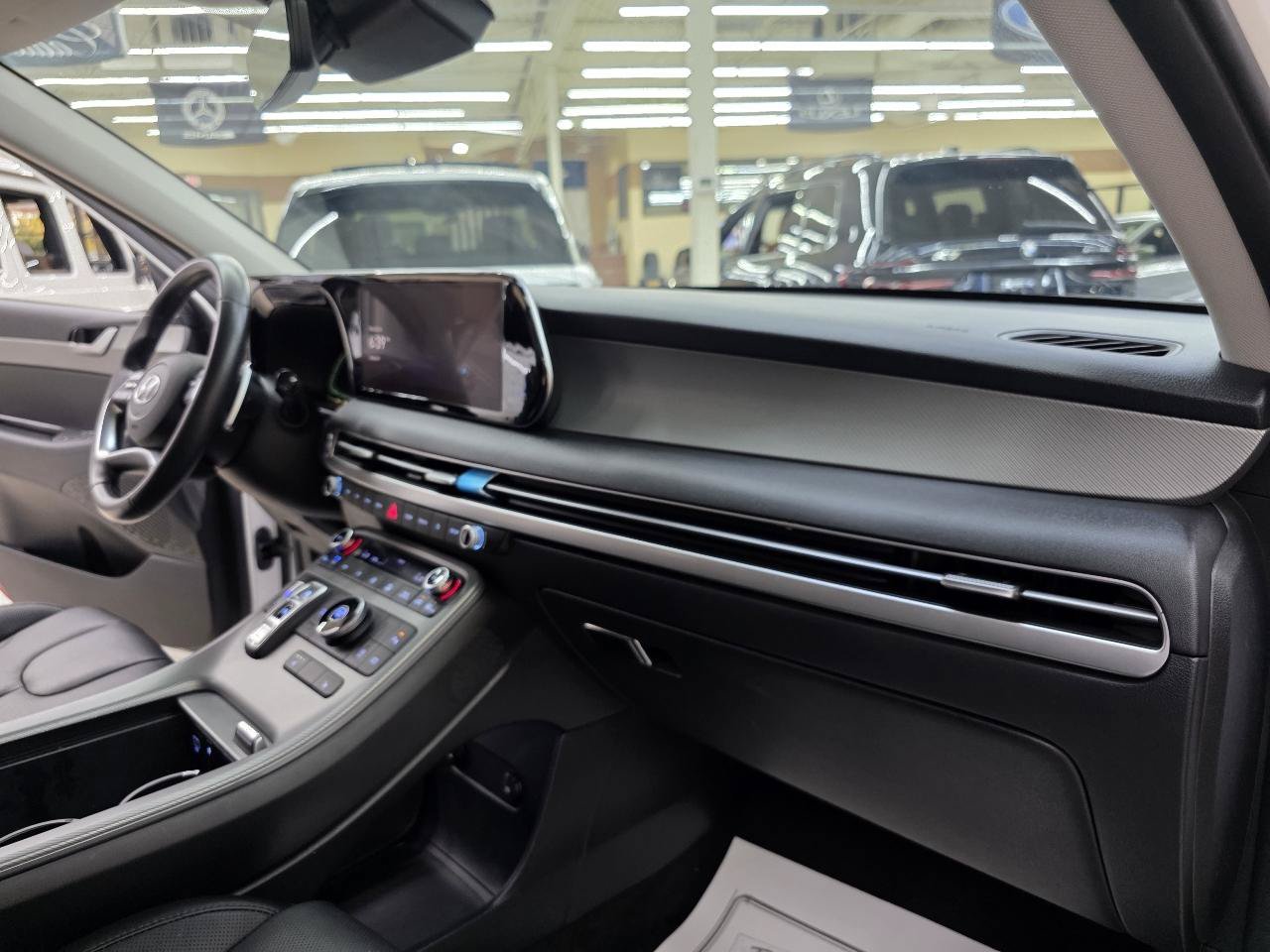Used 2025 Hyundai Palisade SEL FWD image 22