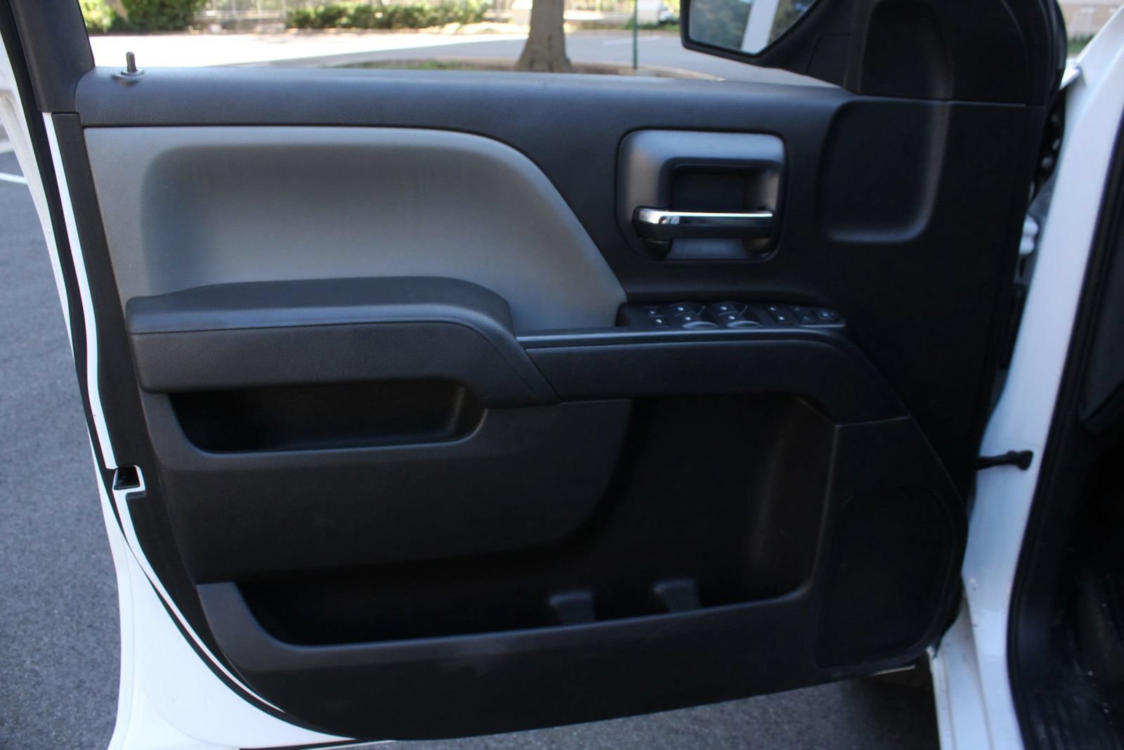 Used 2018 Chevrolet Silverado 1500 Custom RWD image 14