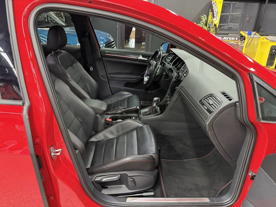 Used 2019 Volkswagen GTI SE FWD image 19
