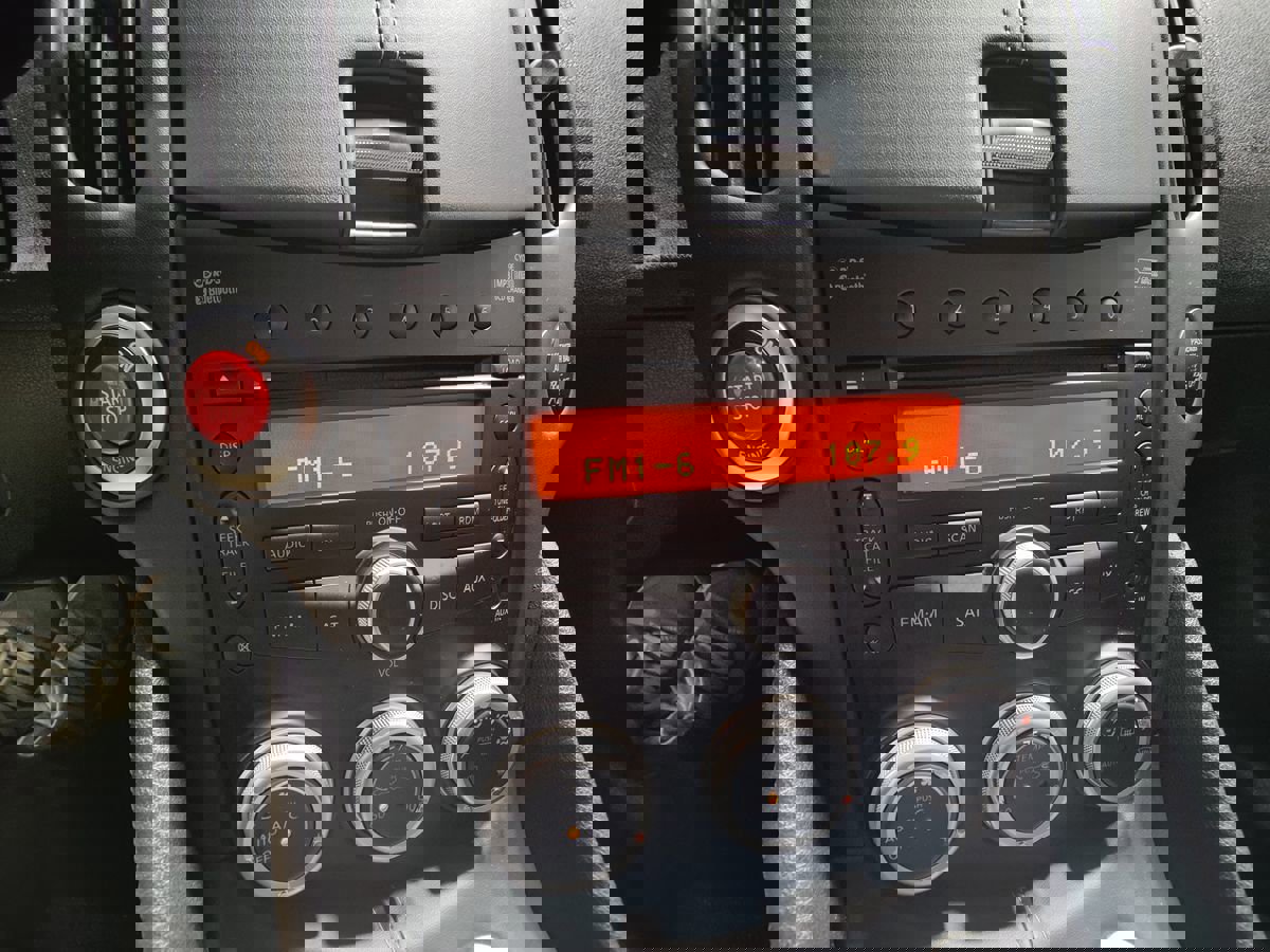 Used 2009 Nissan 370Z Touring image 30