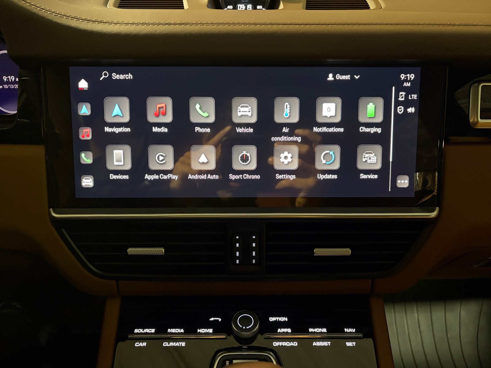 Certified 2023 Porsche Cayenne Turbo S AWD/4WD image 39