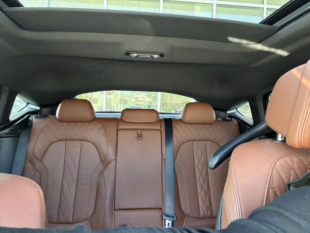 Used 2024 BMW X6 xDrive40i w/ Executive Package image 13