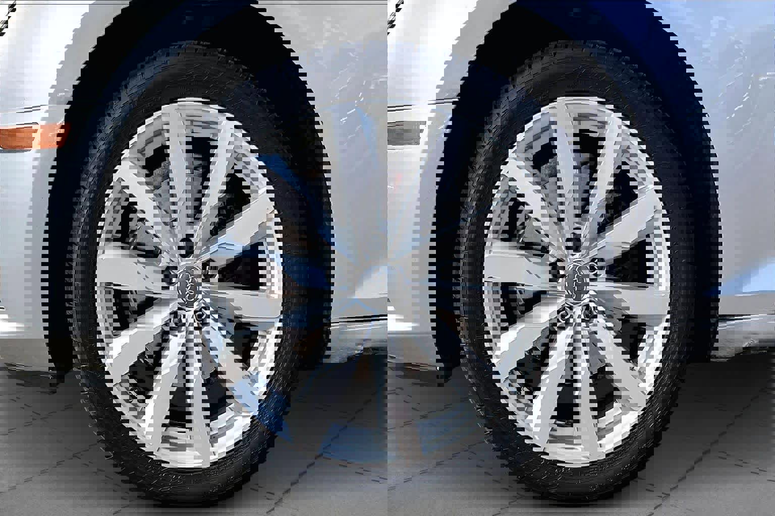 Used 2017 Audi A4 2.0T Ultra Premium w/ Convenience Package image 9