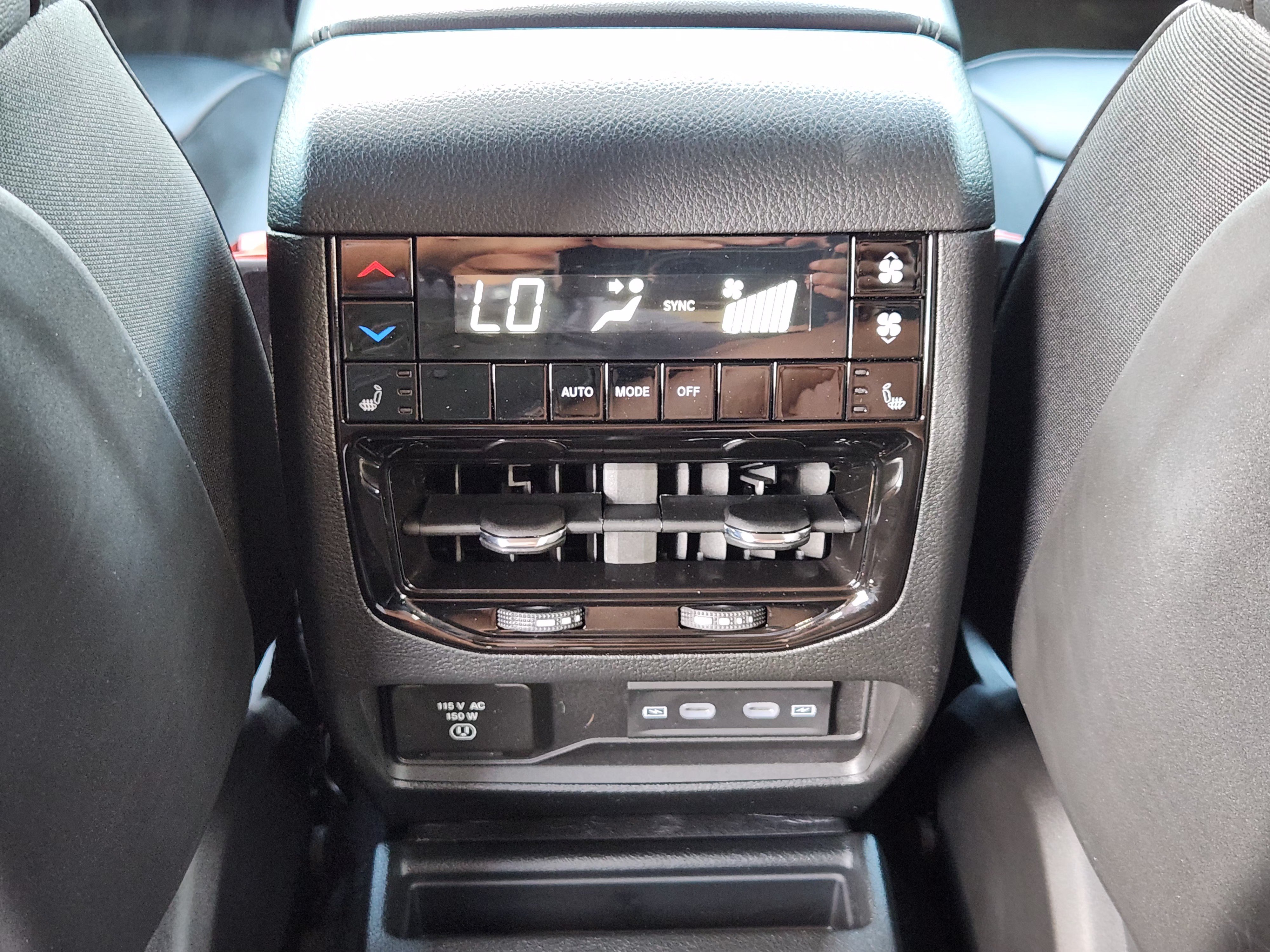 Used 2026 Jeep Grand Cherokee L Limited w/ Limited Altitude Package AWD/4WD image 31