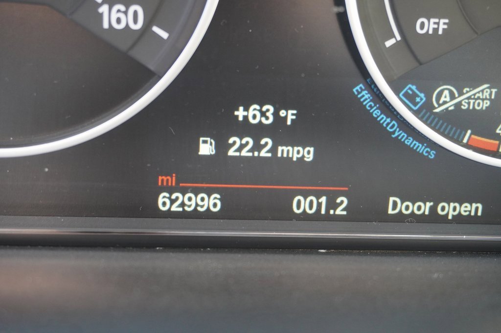 Used 2015 BMW 320i xDrive Sedan image 4