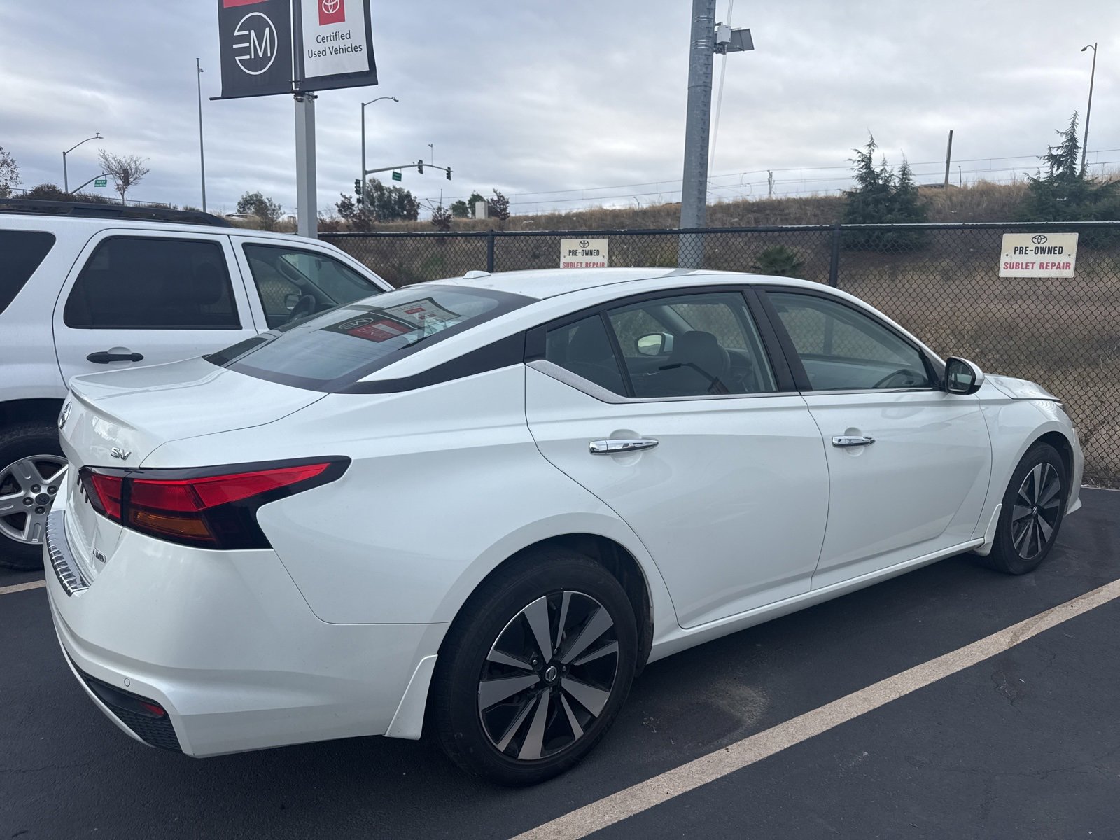 Used 2022 Nissan Altima 2.5 SV image 2