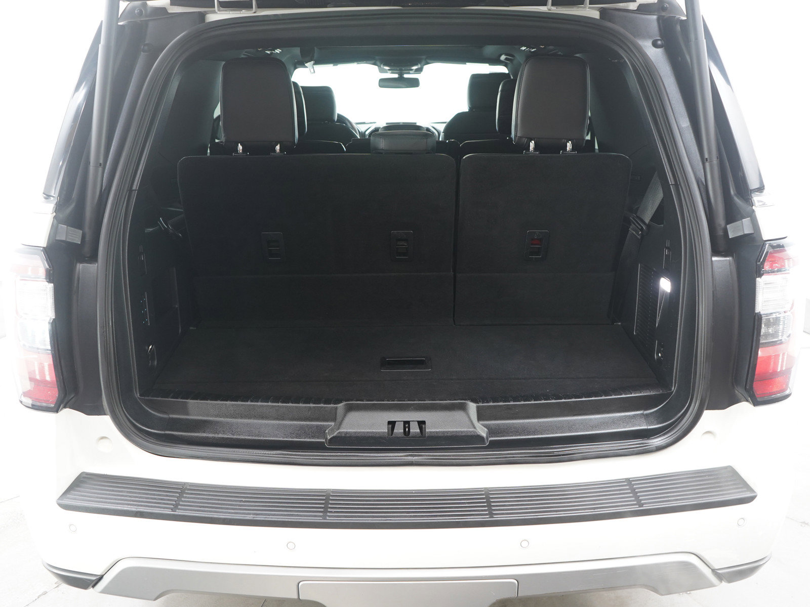 Used 2020 Ford Expedition Limited image 17