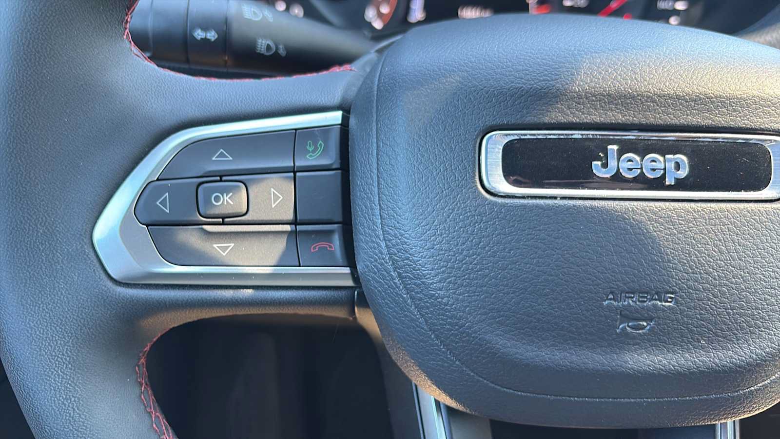 Used 2026 Jeep Compass Trailhawk AWD/4WD image 9