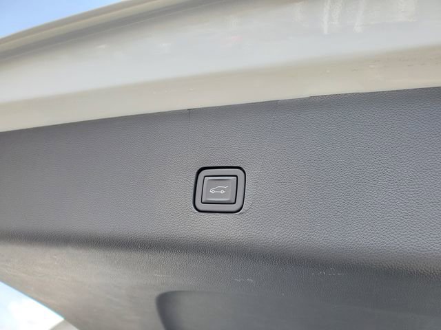 Used 2023 Chevrolet Traverse LT FWD image 27