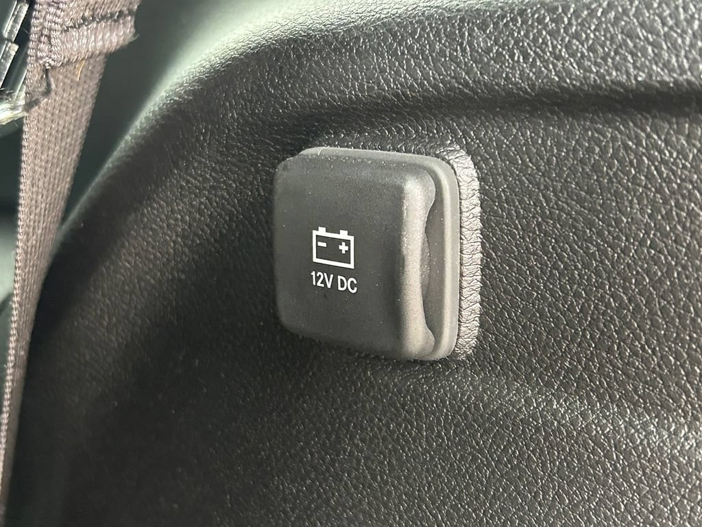 Used 2024 Jeep Grand Cherokee L Altitude AWD/4WD image 16