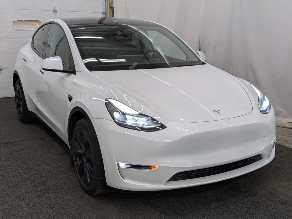 Used 2025 Tesla Model Y Long Range image 19