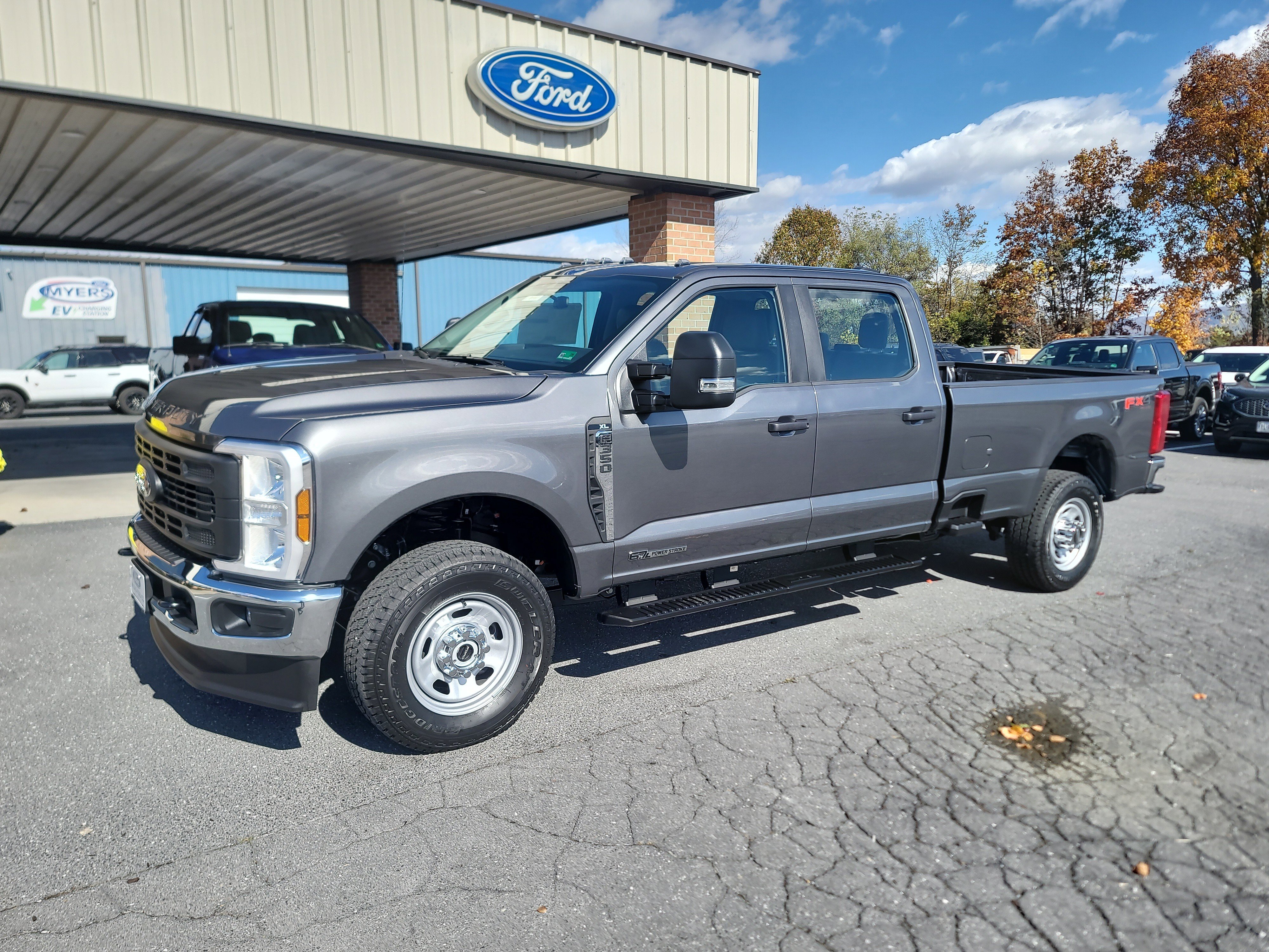 New 2026 Ford F350 XL w/ FX4 Off-Road Package image 2