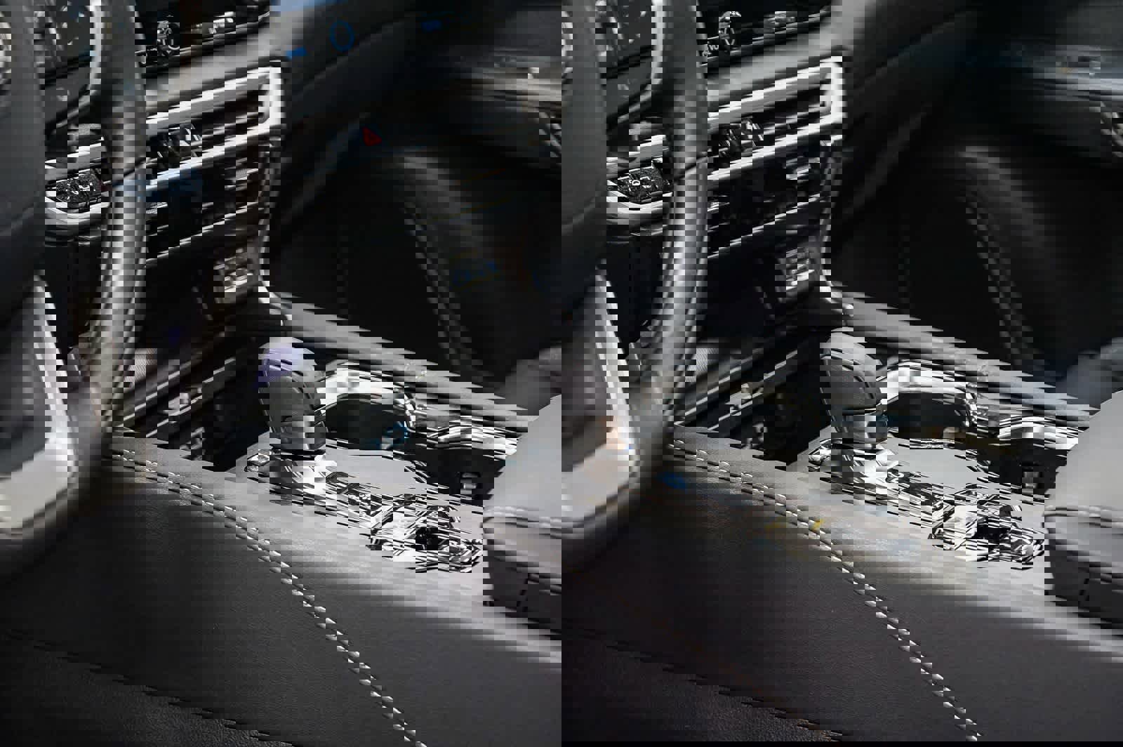 Used 2025 Lexus RX 450h Luxury w/ Convenience Package image 22