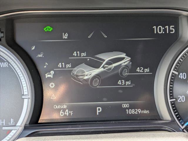 Used 2024 Toyota Venza XLE image 11