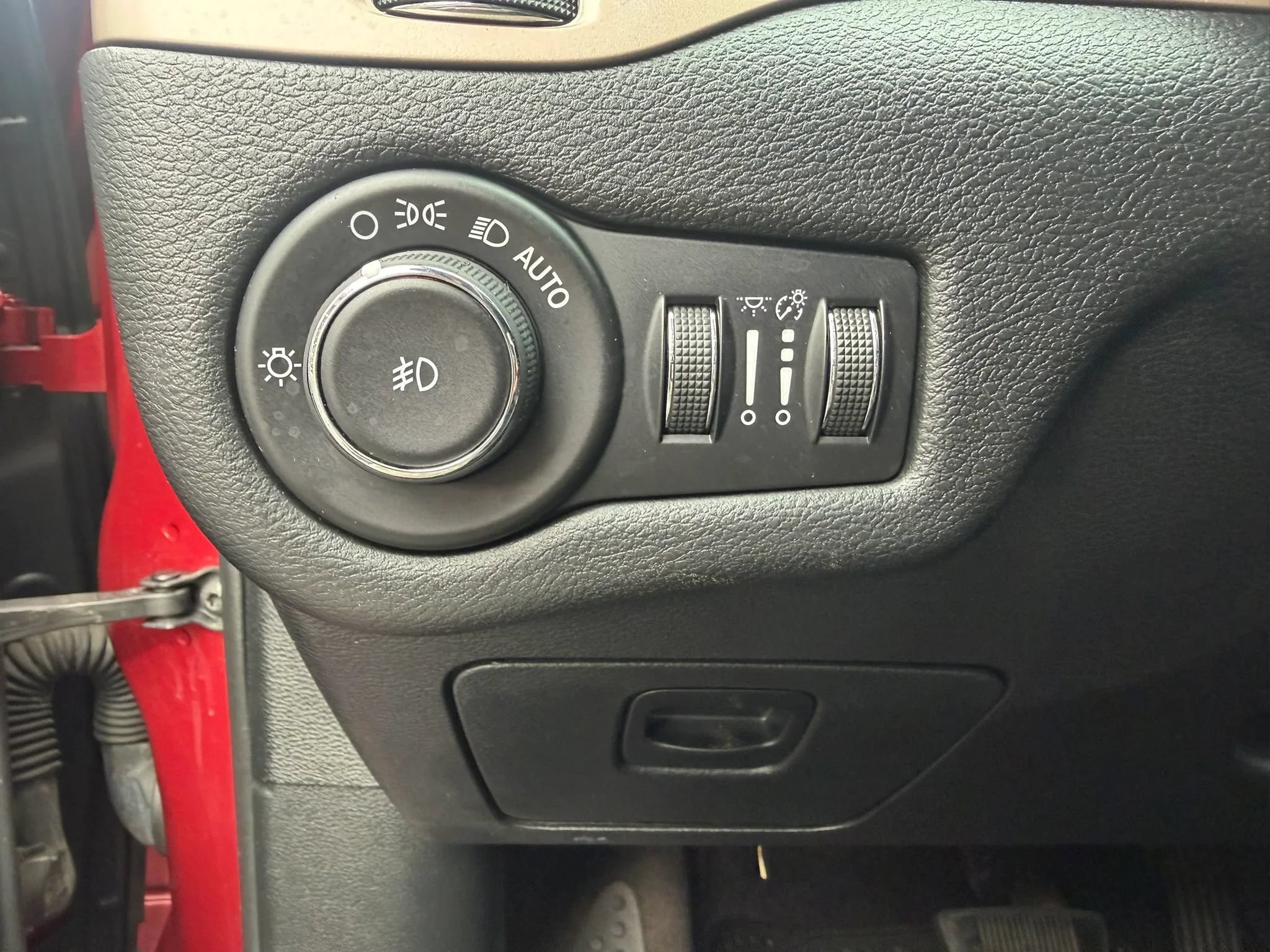 Used 2017 Jeep Cherokee Limited AWD/4WD image 23