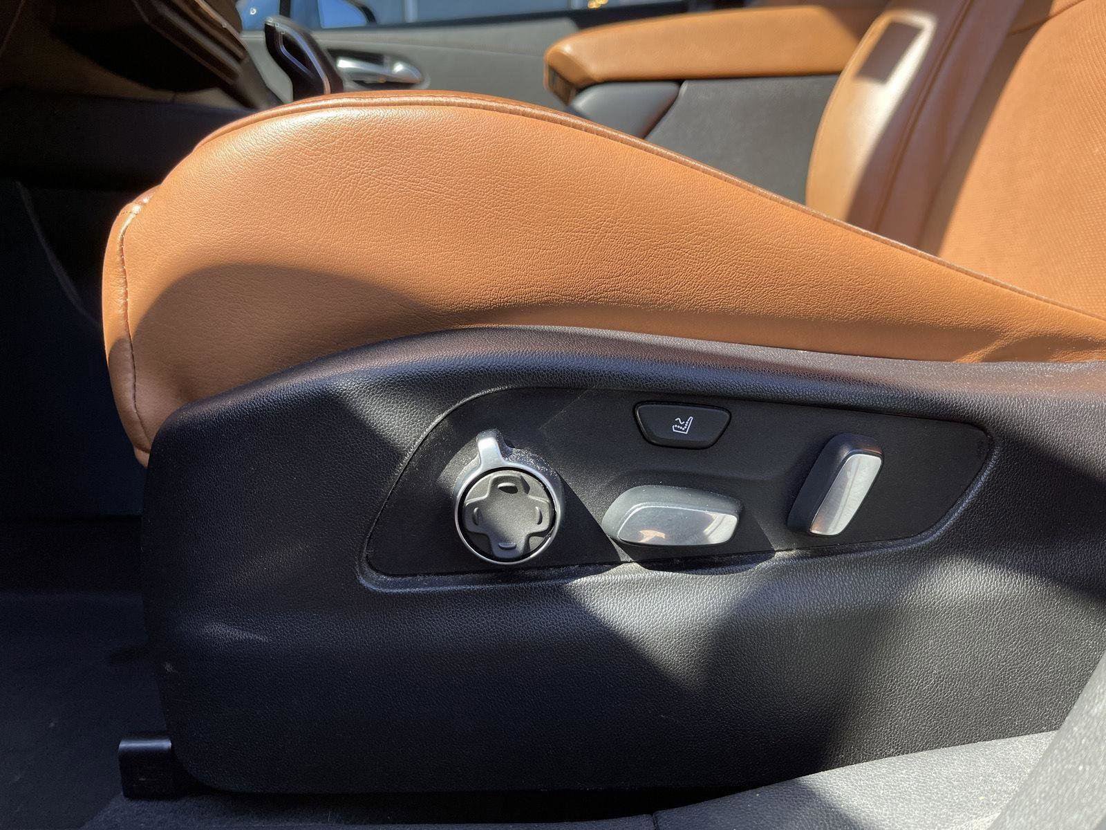 Used 2019 Cadillac XT4 Premium Luxury w/ Enhanced Visibility Package image 16