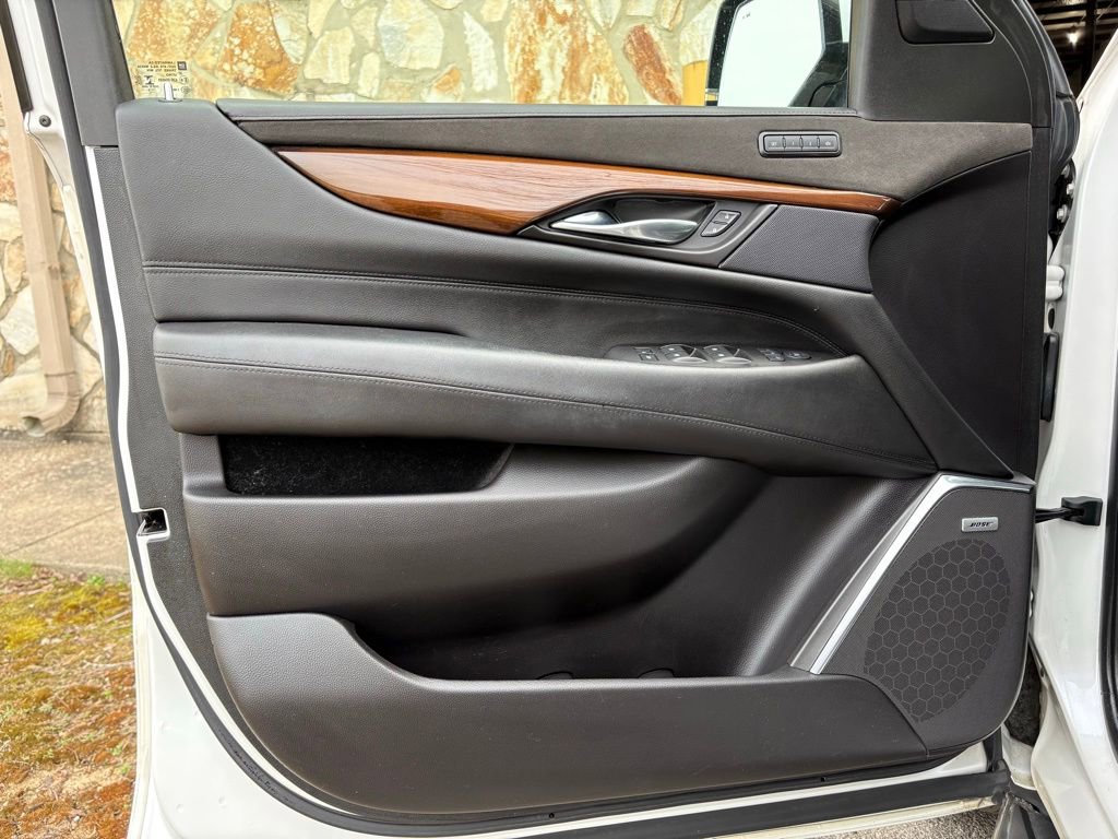 Used 2020 Cadillac Escalade Premium Luxury image 19