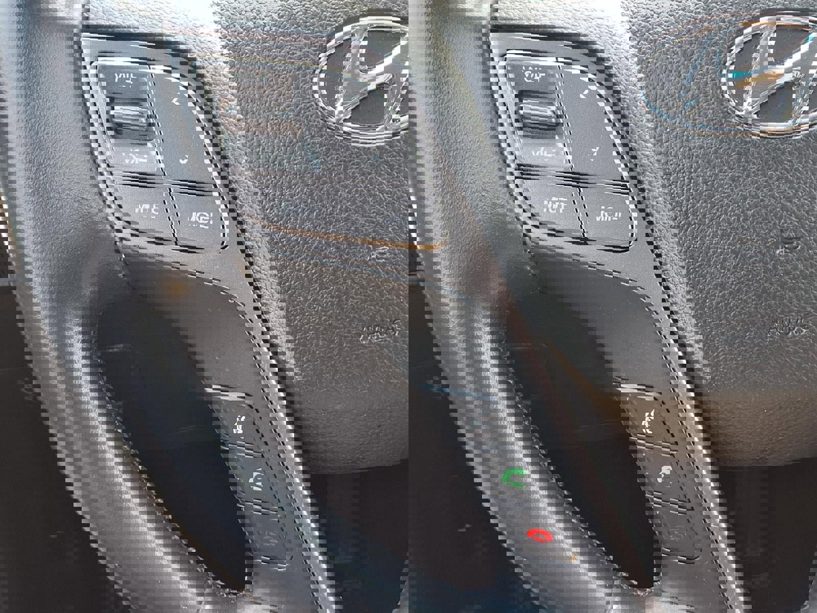 Used 2013 Hyundai Santa Fe Sport 2.0T FWD image 22