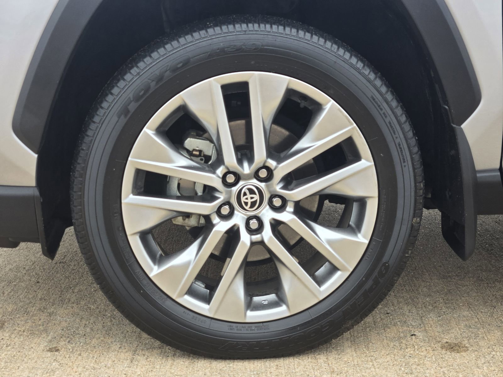 Used 2023 Toyota RAV4 XLE Premium image 14