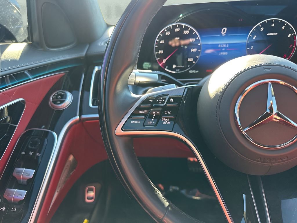 Used 2023 Mercedes-Benz S 580 4MATIC Sedan w/ AMG Line image 16