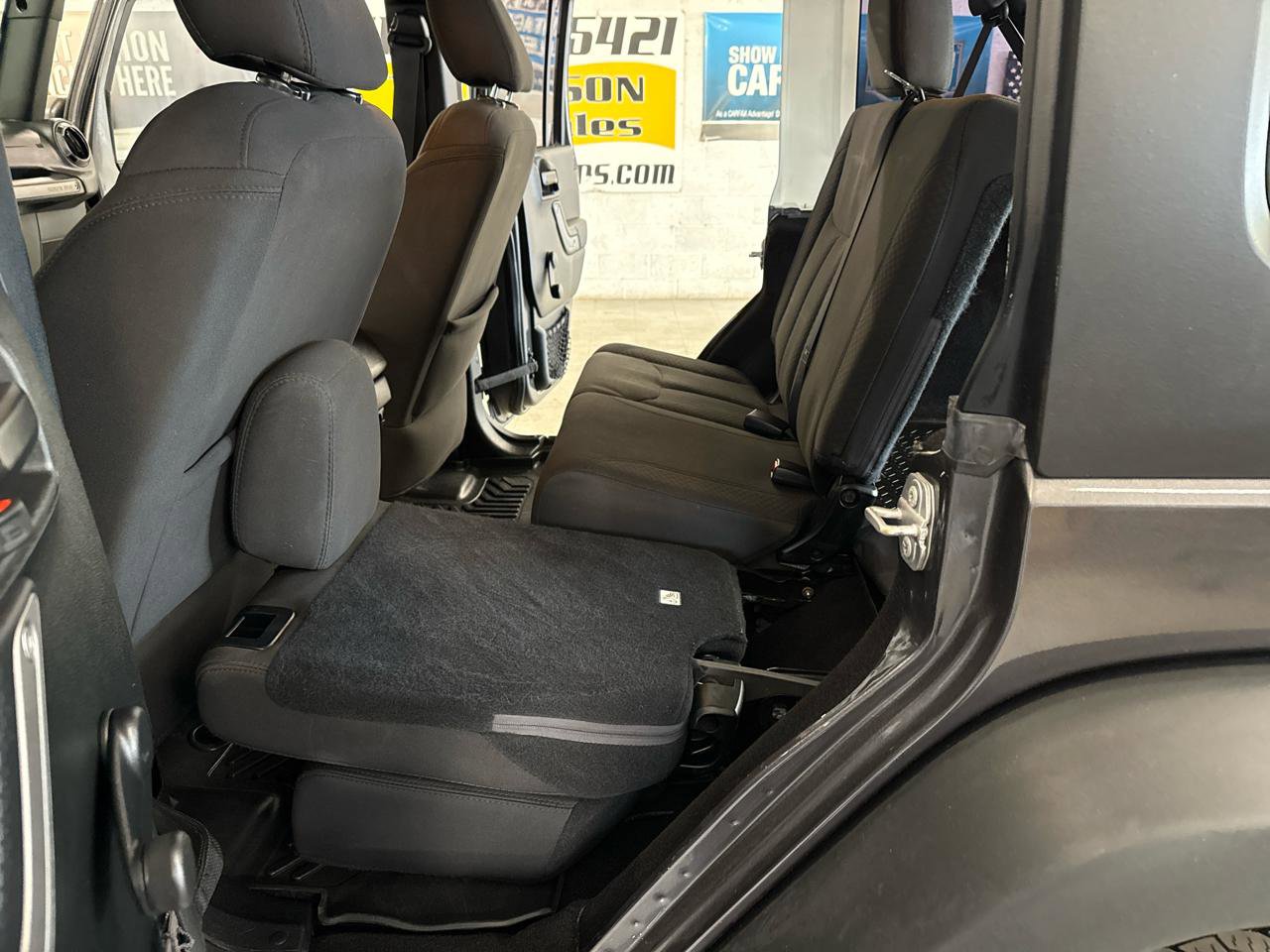 Used 2018 Jeep Wrangler Unlimited Sport w/ Connectivity Group image 28