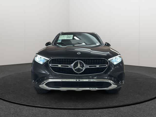 Used 2025 Mercedes-Benz GLC 300 4MATIC image 2
