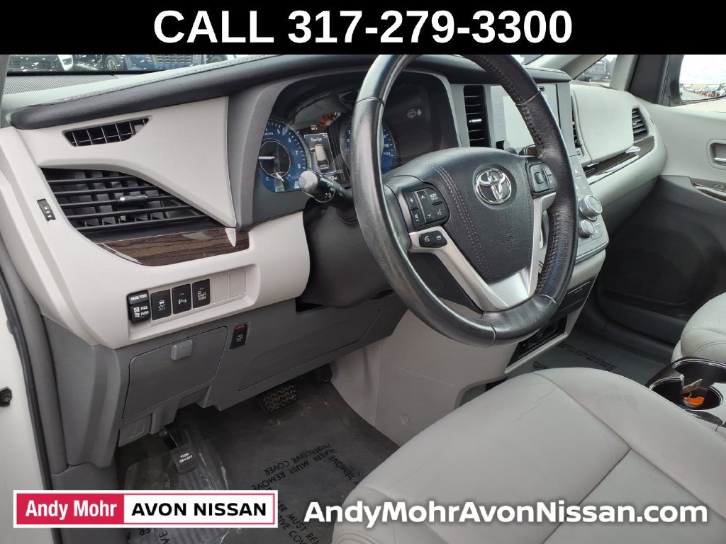 Used 2017 Toyota Sienna XLE Premium FWD image 20