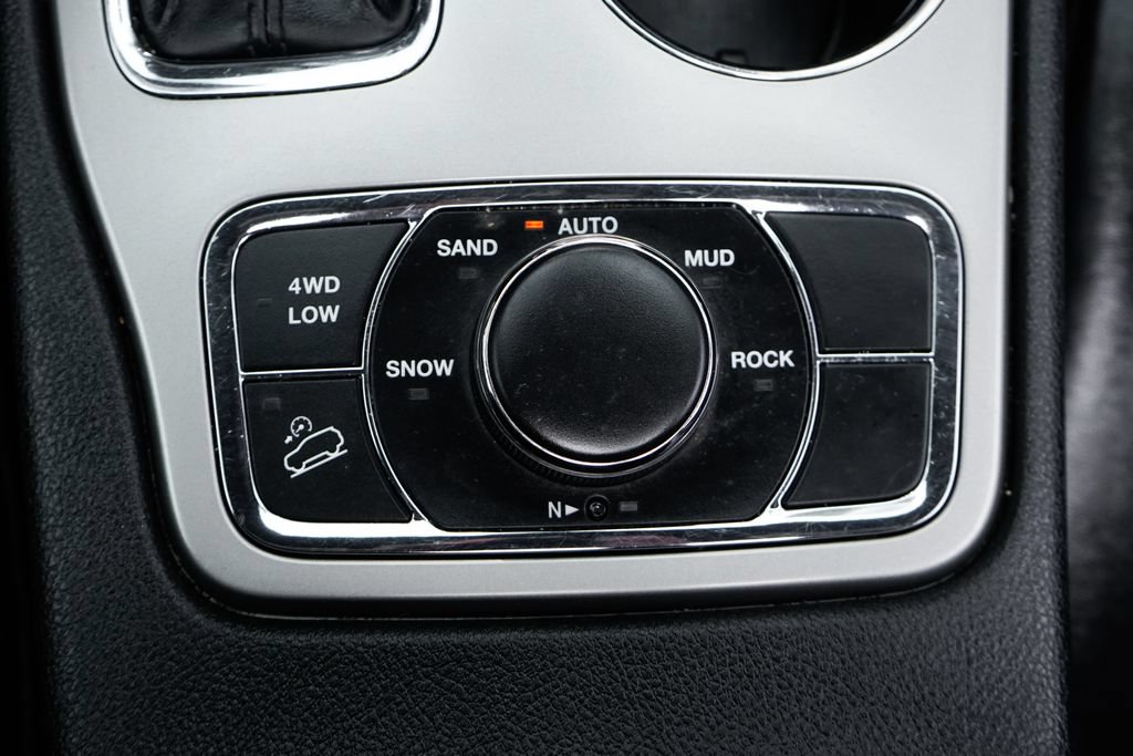 Used 2022 Jeep Grand Cherokee Limited AWD/4WD image 34