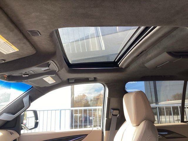 Used 2018 Cadillac Escalade Platinum image 37