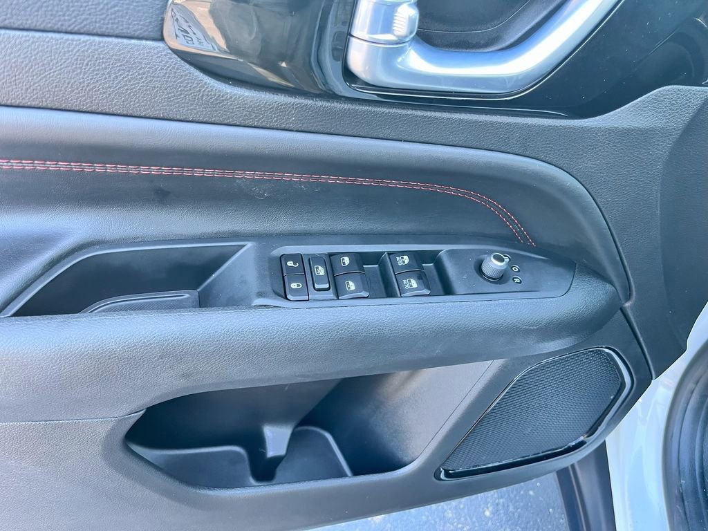 Used 2024 Jeep Compass Trailhawk w/ Trailhawk Convenience Group image 19