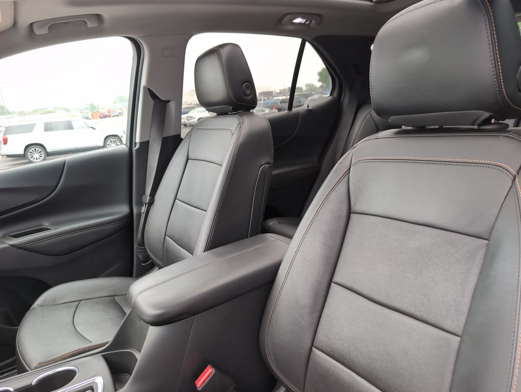 Used 2020 Chevrolet Equinox Premier AWD/4WD image 16