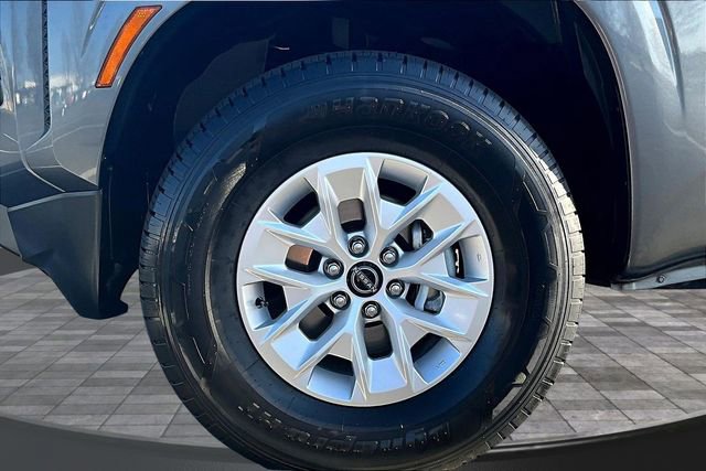 Used 2024 Nissan Frontier SV image 33