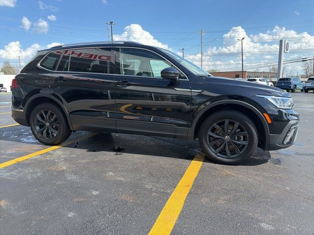 Used 2024 Volkswagen Tiguan SE AWD/4WD image 18