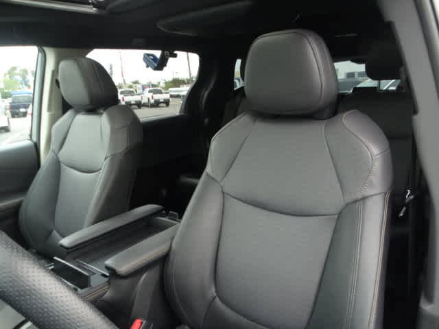 Certified 2023 Toyota Sienna XLE Woodland Edition image 18