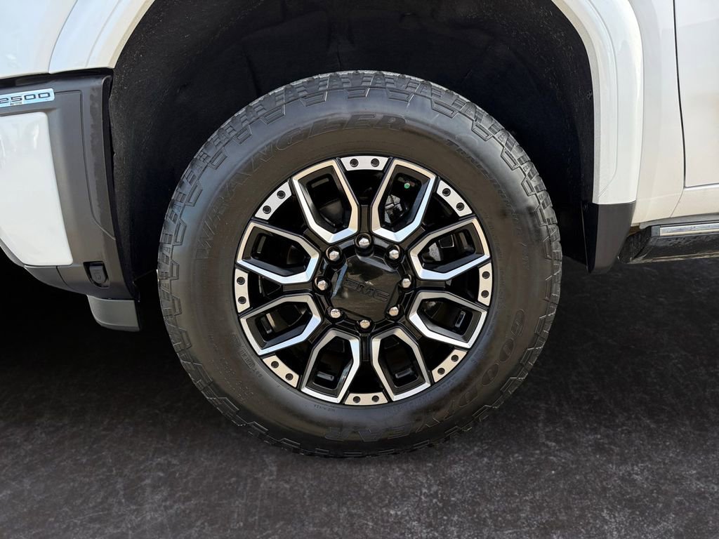 Certified 2024 GMC Sierra 2500 Denali Ultimate image 9