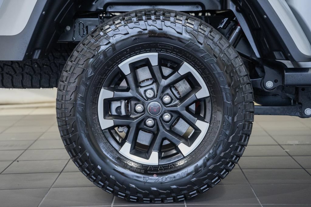 Used 2024 Jeep Gladiator Rubicon AWD/4WD image 18