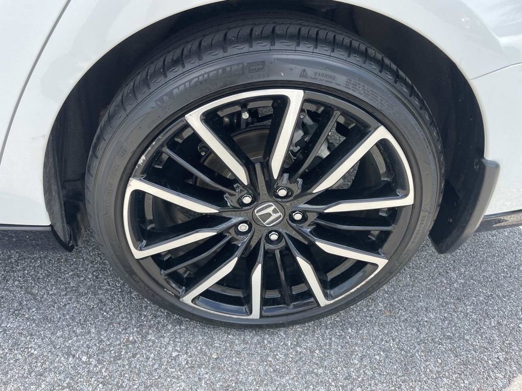 Used 2025 Honda Accord Touring image 10
