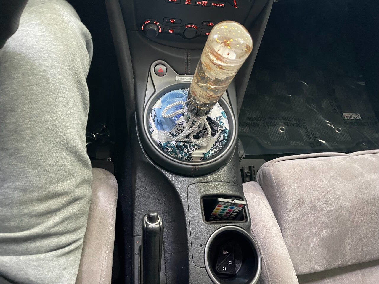 Used 2015 Nissan 370Z NISMO image 28