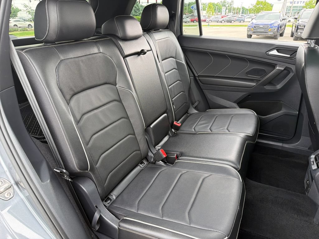 Certified 2022 Volkswagen Tiguan SEL R-Line AWD/4WD image 26