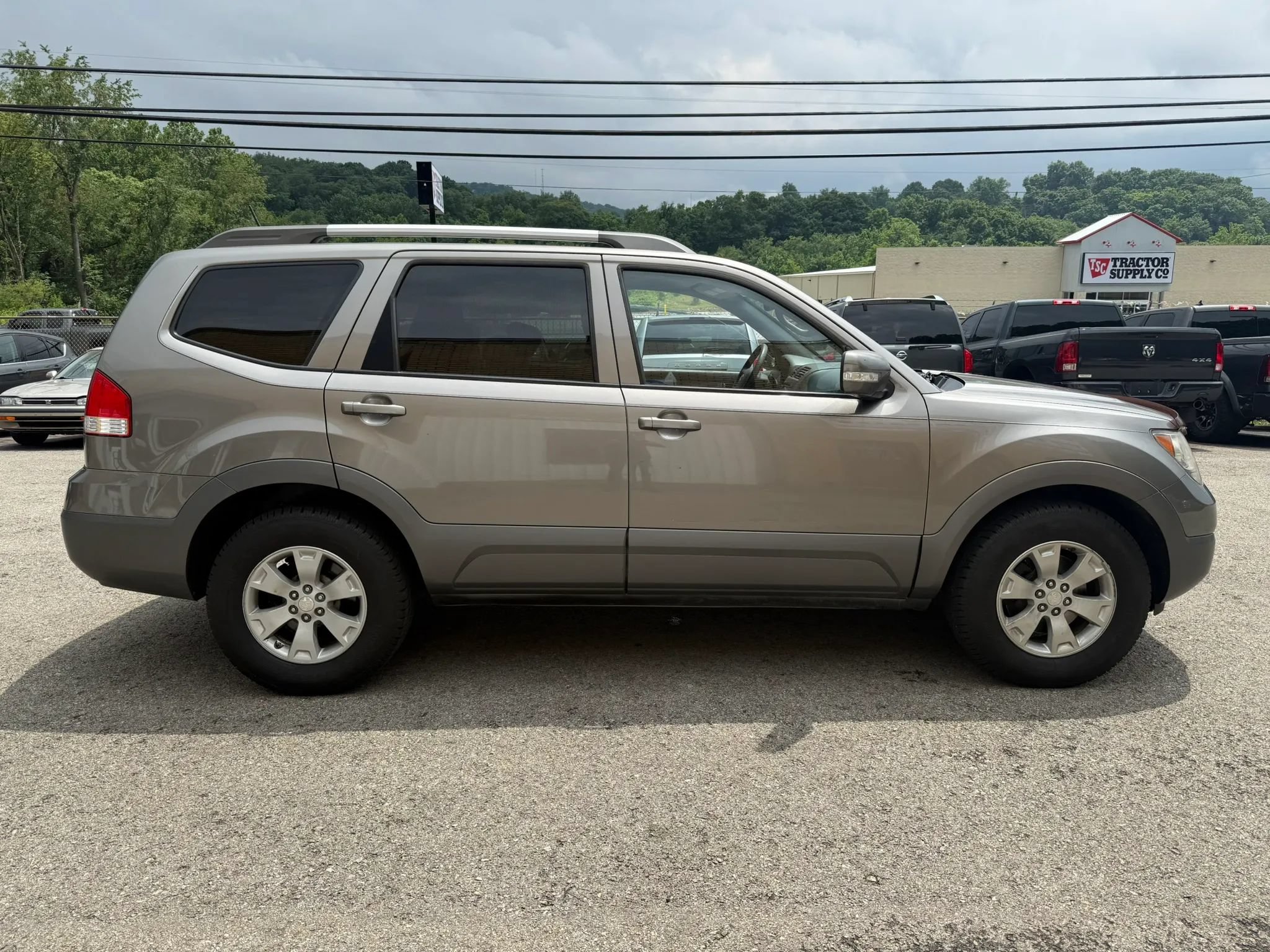 Used 2009 Kia Borrego EX AWD/4WD image 4