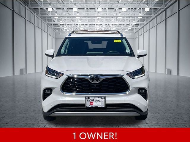 Used 2025 Toyota Highlander Platinum AWD/4WD image 2