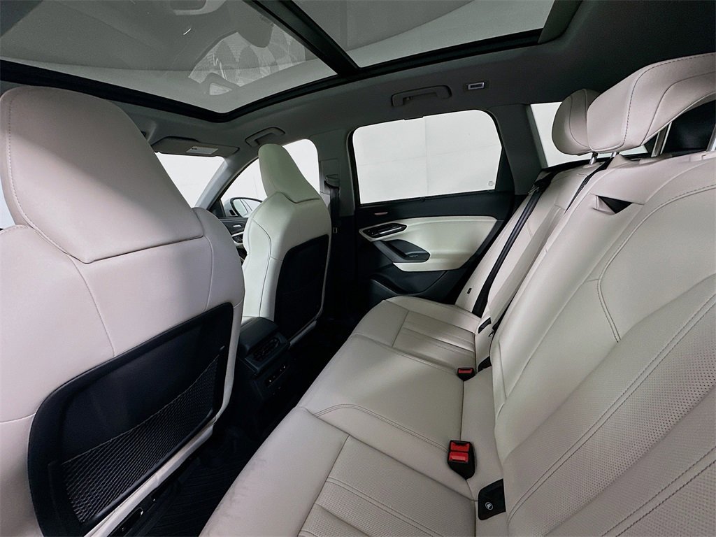 New 2025 Audi Q6 e-tron Premium Plus image 4