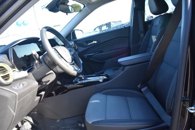 New 2026 Chevrolet Trax LT w/ Sunroof Package image 23