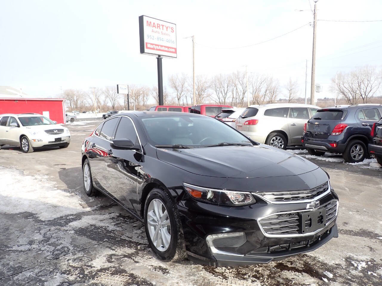 Used 2017 Chevrolet Malibu LT image 1