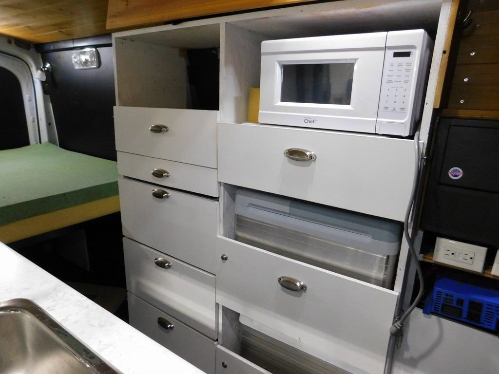 Used 2019 Ford Transit 250 148 Medium Roof RWD image 40