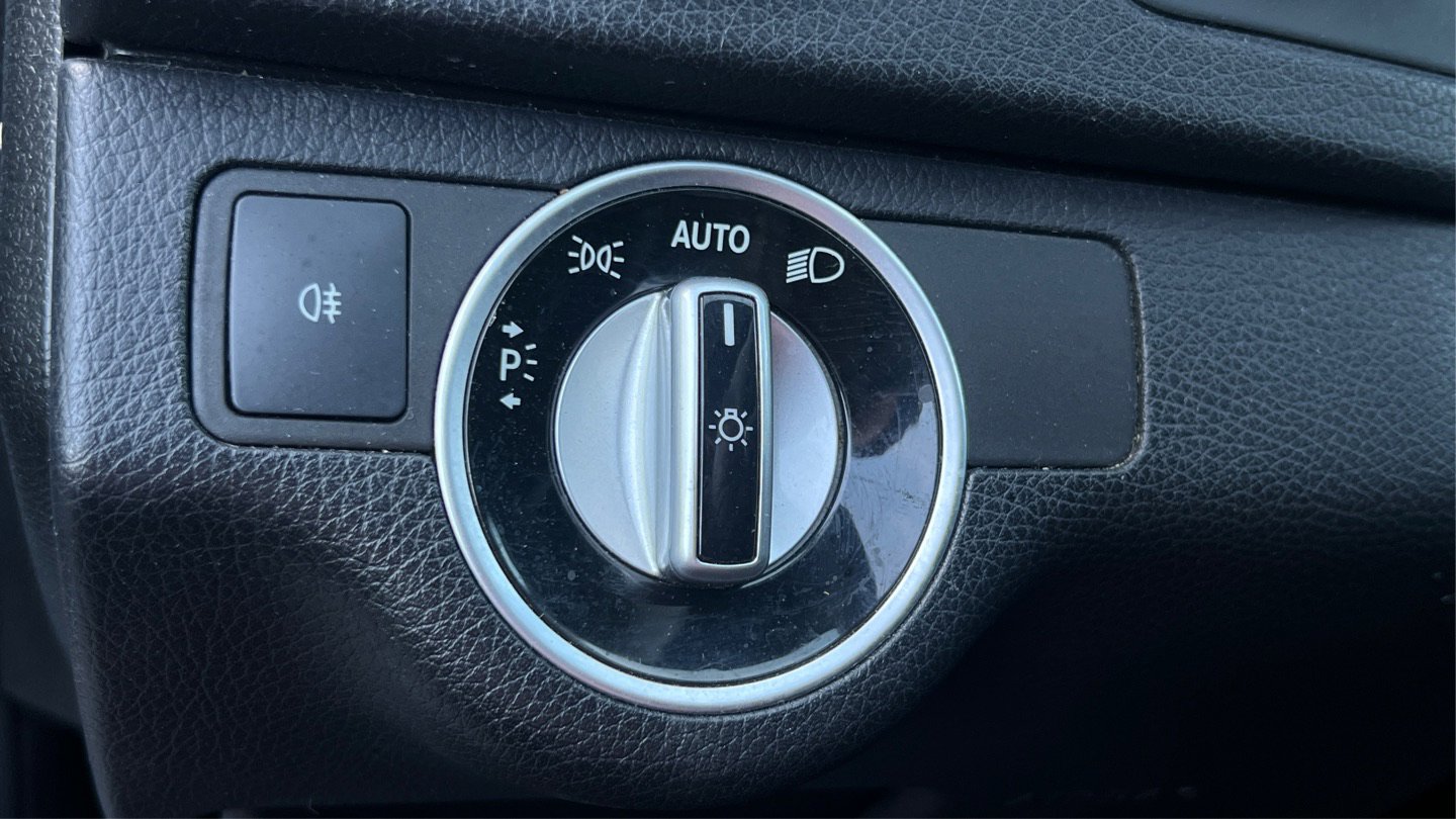 Used 2013 Mercedes-Benz C 250 Sedan image 27