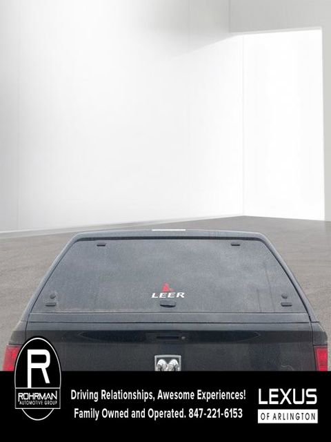 Used 2017 RAM 1500 Classic SLT AWD/4WD image 5