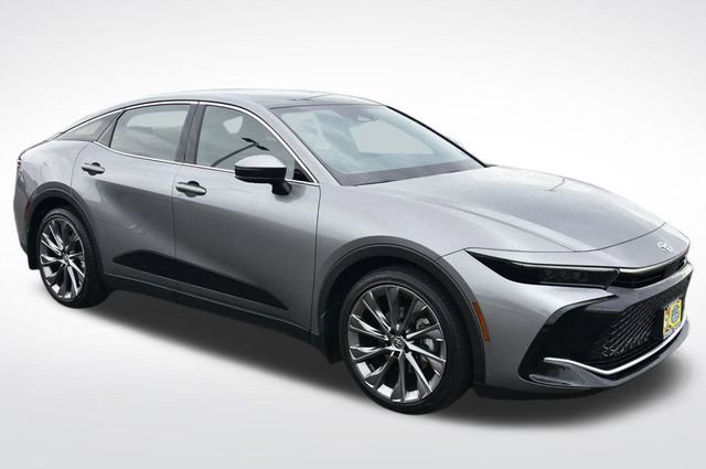 Used 2023 Toyota Crown Limited image 6