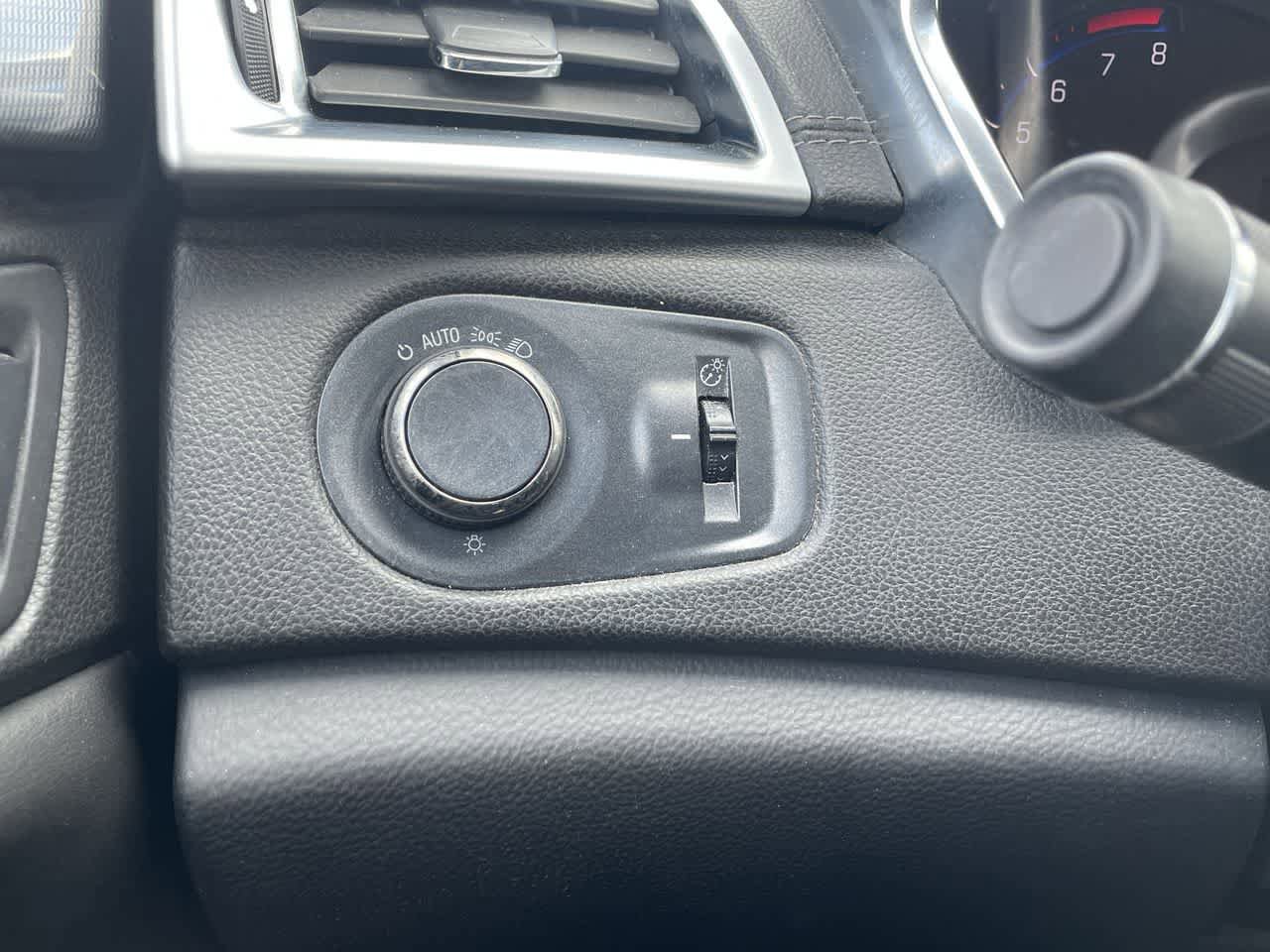 Used 2015 Cadillac SRX FWD image 24